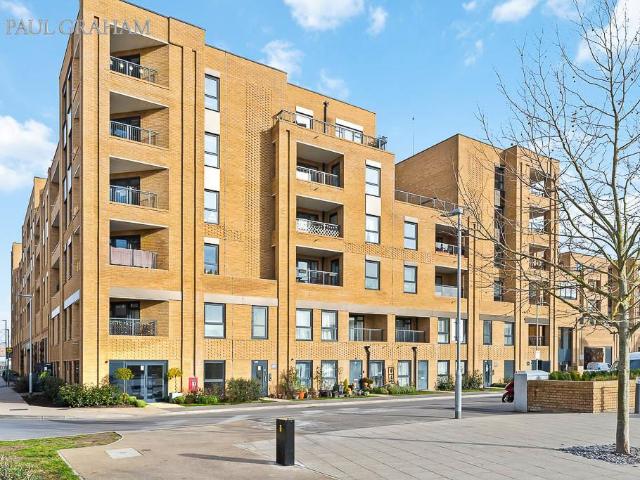 Flat for sale in Hackbridge, Greater London