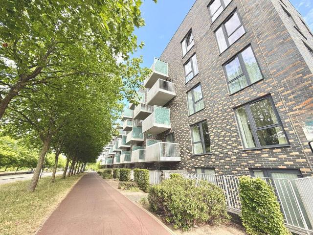 Flat for sale in Milton Keynes