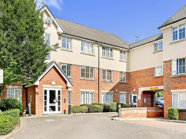 Flat for sale in Ivy Chimneys, Epping
