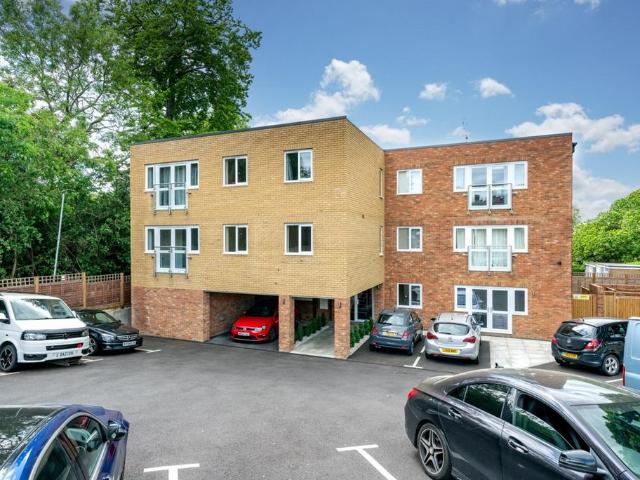 Flat for sale in Corner Hall, Dacorum