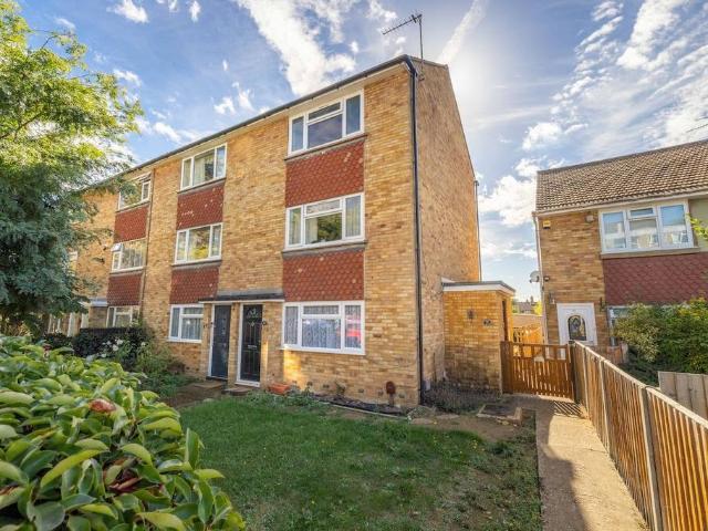 Flat for sale in Denham, Gerrards Cross and Chalfonts Community Board, Denham Garden Village