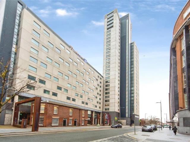 Flat for sale in Calderstones