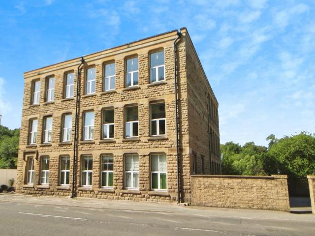 Flat for sale in Charlestown, Charlesworth