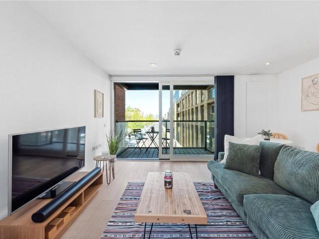 Flat for sale in Haggerston, De Beauvoir Town