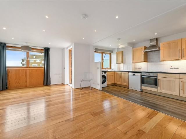 Flat for sale in Harlesden, Greater London