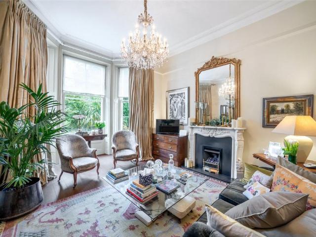 Flat for sale in Maida Vale, Greater London