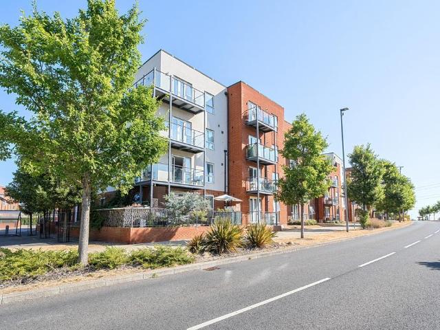 Flat for sale in Castle Hill, Monks Orchard
