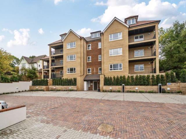 Flat for sale in London Borough of Croydon, Cat Hill