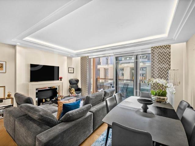 Flat for sale in St Clement Danes, Greater London
