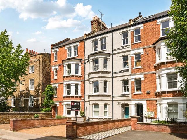 Flat for sale in Elephant and Castle, Greater London