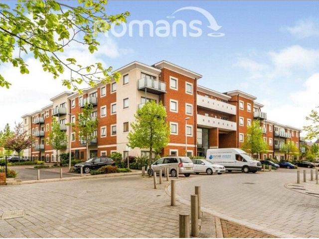 Flat for sale in Whitley, Reading