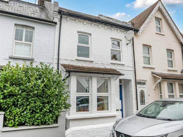 Flat for sale in London Borough of Ealing, Hanwell