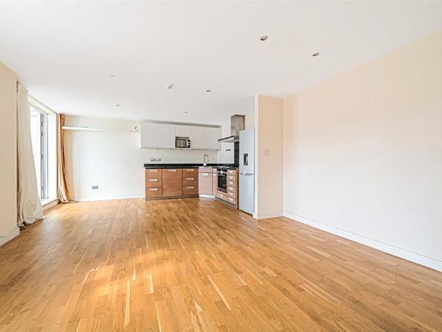 Flat for sale in East Greenwich, Greater London