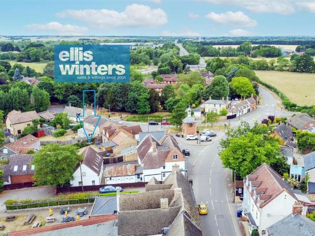 Flat for sale in Fenstanton, Huntingdonshire
