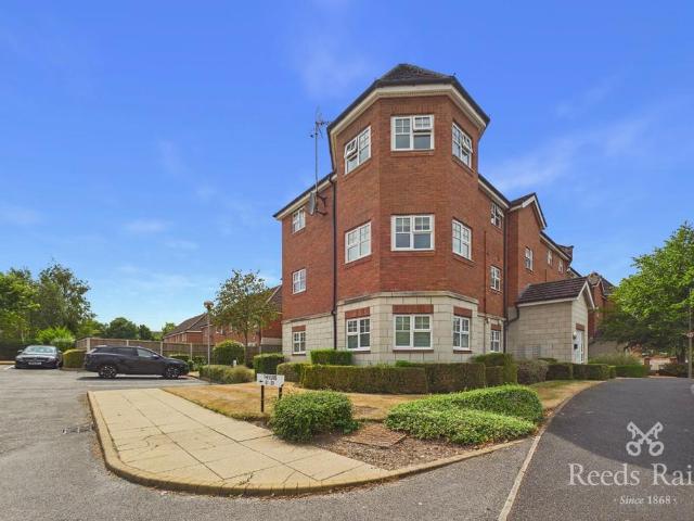 Flat for sale in Kingsmead, Davenham