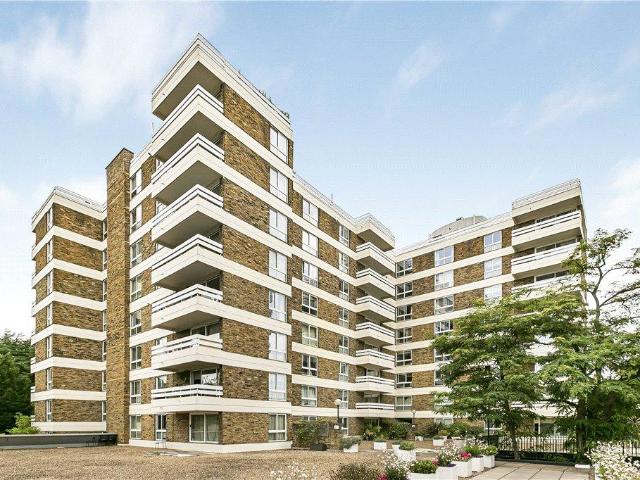 Flat for sale in Putney, Greater London
