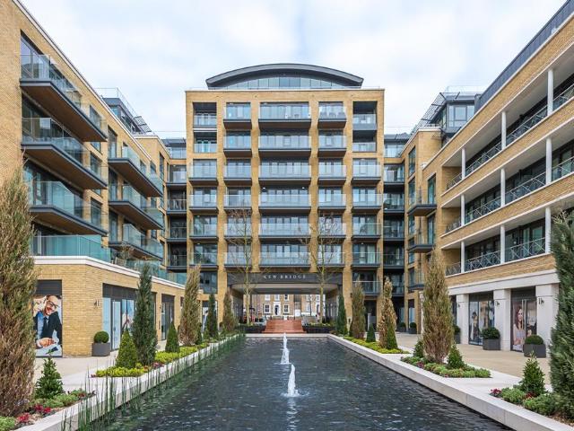 Flat for sale in London Borough of Hounslow, Strand