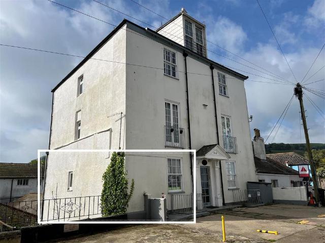 Flat for sale in Strode, Devon