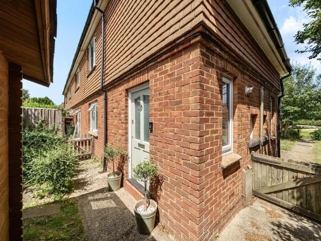 Flat for sale in Ramslye, Sandown Park