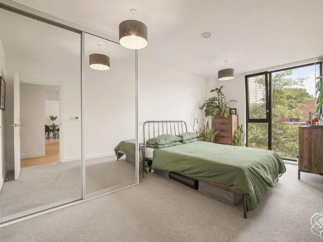 Flat for sale in Stratford Marsh, Greater London