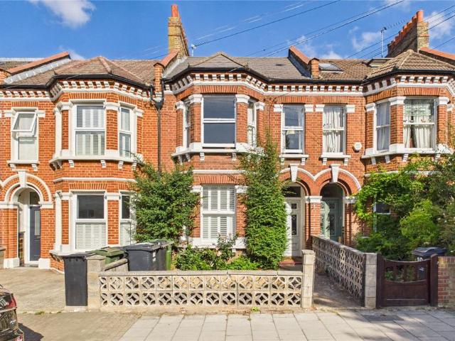 Flat for sale in Streatham, Greater London