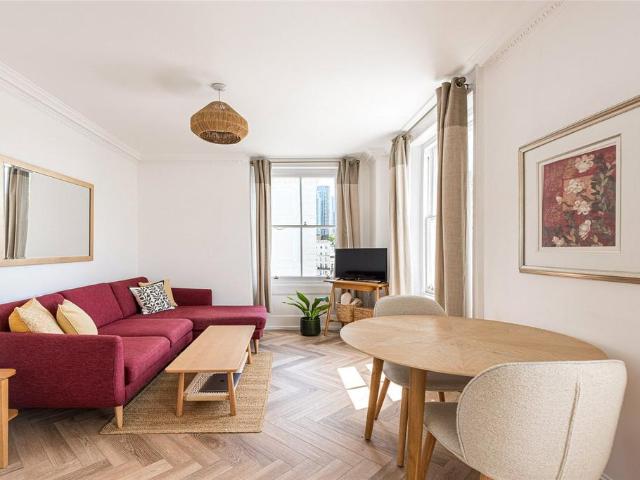 Flat for sale in Pimlico, Greater London