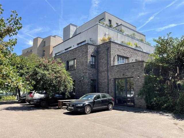 Flat for sale in Bermondsey, Greater London