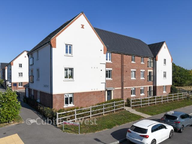 Flat for sale in Tinsley Green, Crawley
