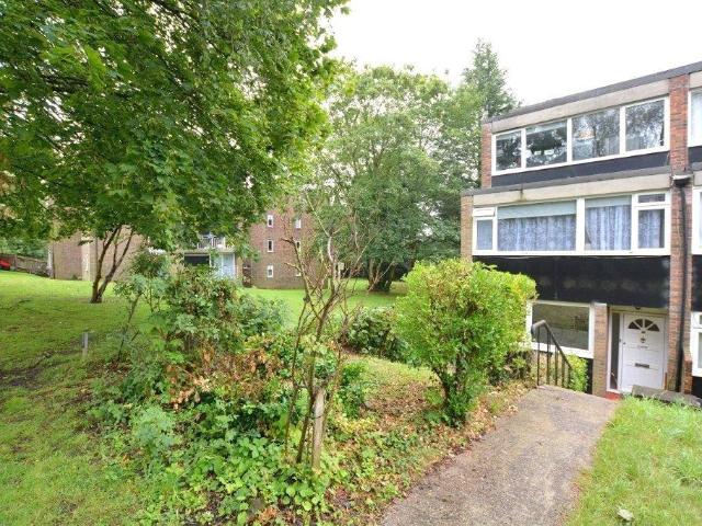 Flat for sale in Northwood, Greater London