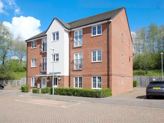 Flat for sale in Colliers End, Hertfordshire