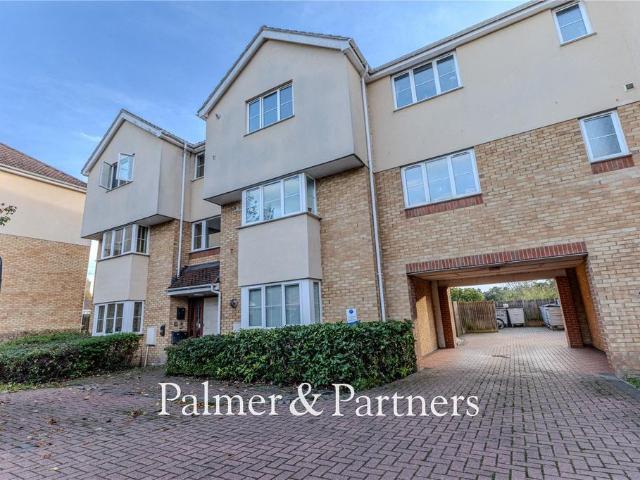 Flat for sale in Combs Ford, Bedingfield