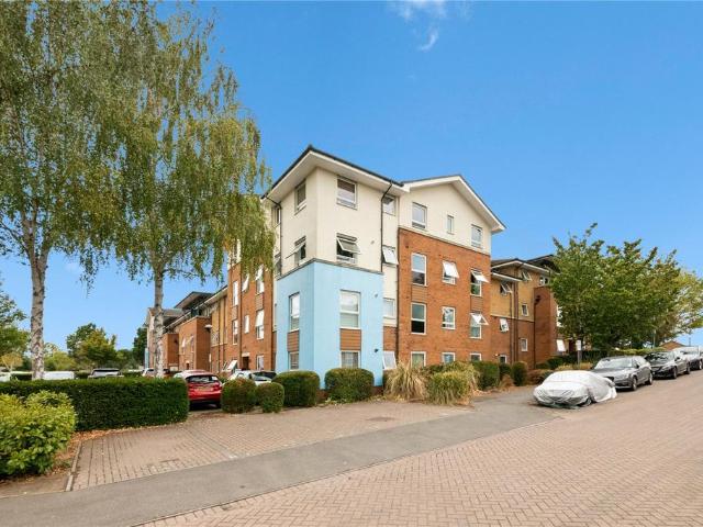 Flat for sale in London Borough of Hillingdon, Greater London