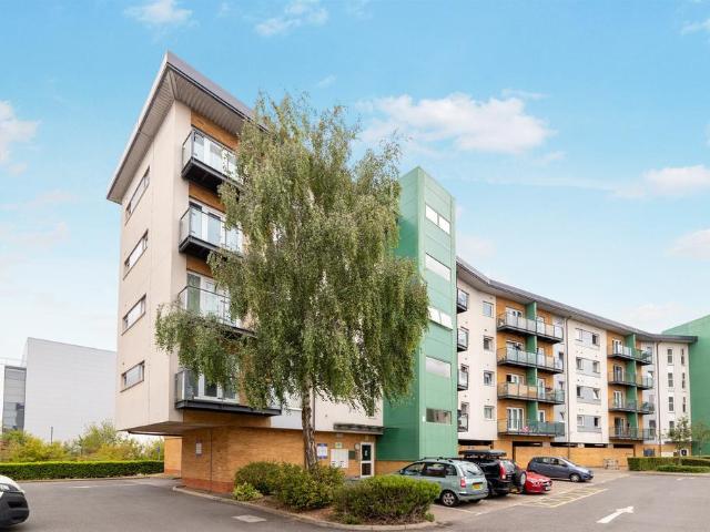 Flat for sale in Hatfield Business Park, Welwyn Hatfield