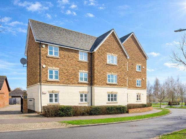 Flat for sale in Grange Farm, Shenley Church End