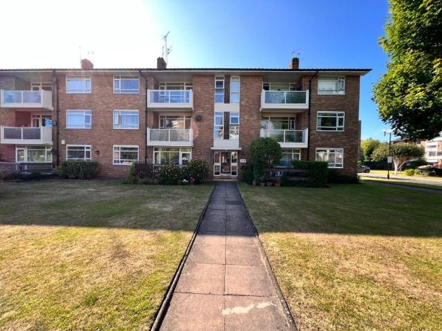 Flat for sale in Southport, Sefton