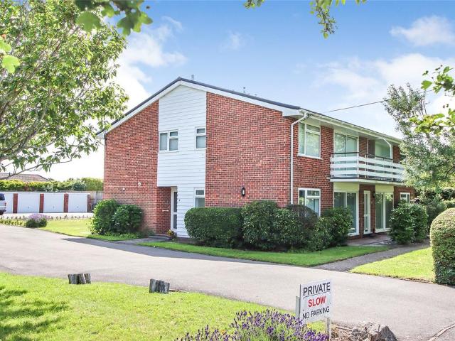 Flat for sale in Highcliffe