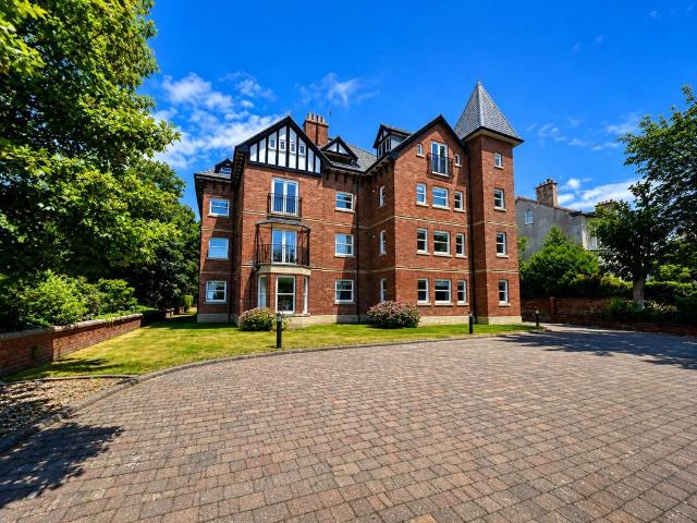 Flat for sale in Southport, Sefton