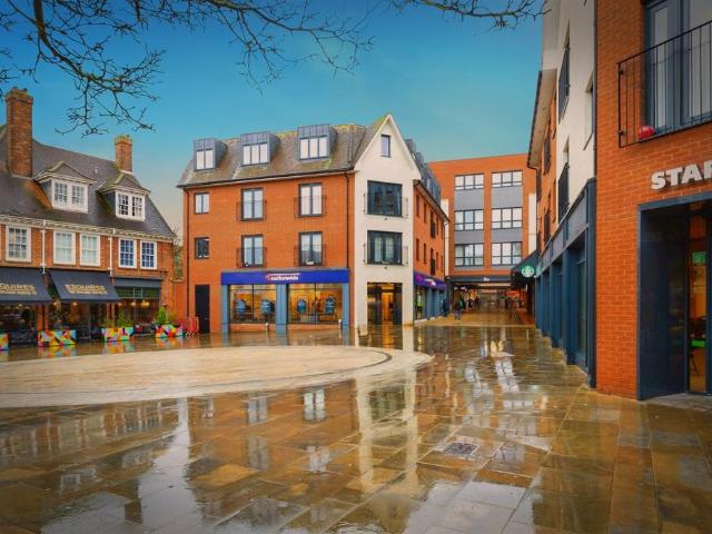 Flat for sale in Jackmans Estate, King's Walden