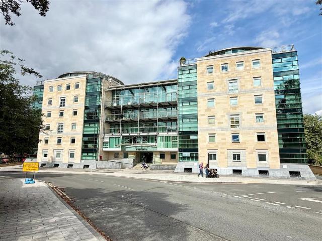 Flat for sale in High Field, York