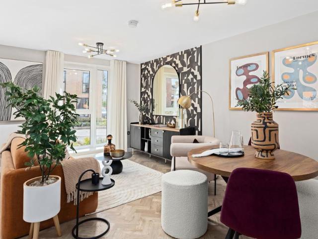 Flat for sale in Alton Barnes, Essex