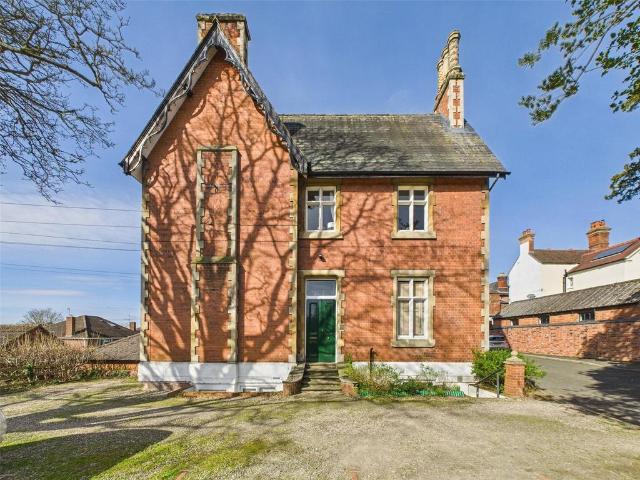 Flat for sale in Red Hill, Worcestershire