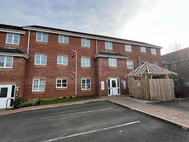 Flat for sale in Roby Mill, Lancashire