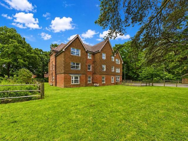 Flat for sale in Fareham, Hampshire