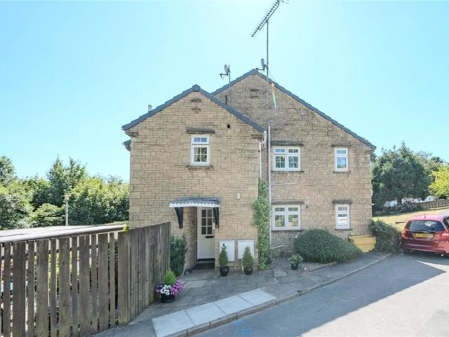 Flat for sale in Weetwood, West Yorkshire