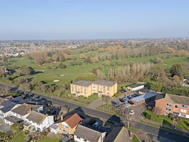 Flat for sale in Southchurch, Southend-on-Sea