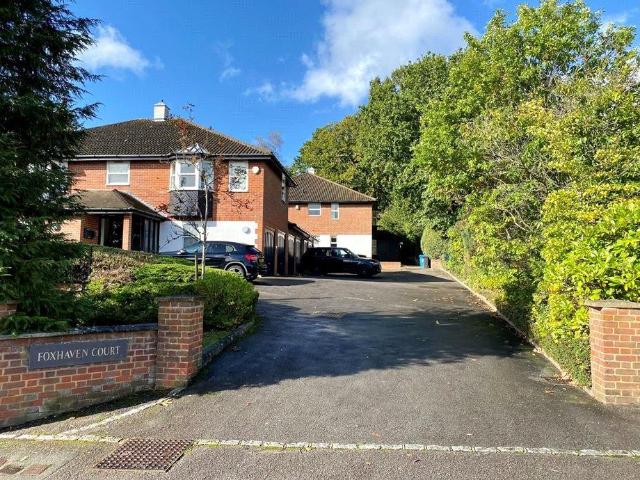 Flat for sale in Sunninghill and Ascot, Sunninghill