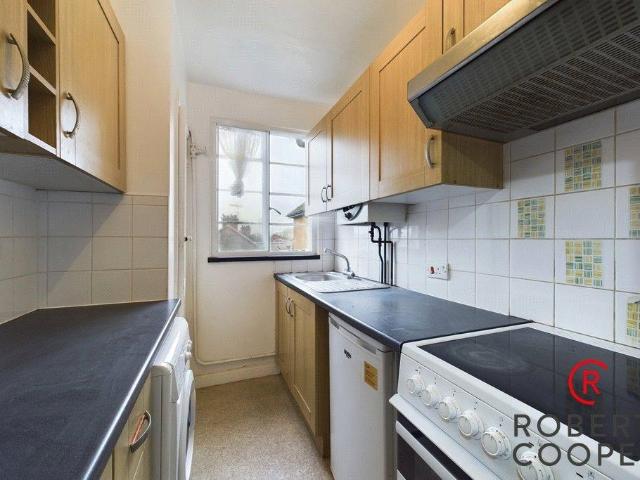 Flat for sale in Eastcote, Greater London
