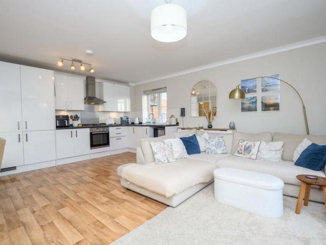 Flat for sale in Blackhills, Surrey