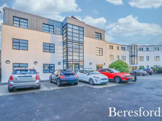 Flat for sale in West Horndon, Brentwood