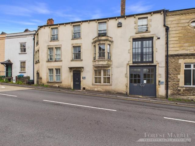 Flat for sale in Frome